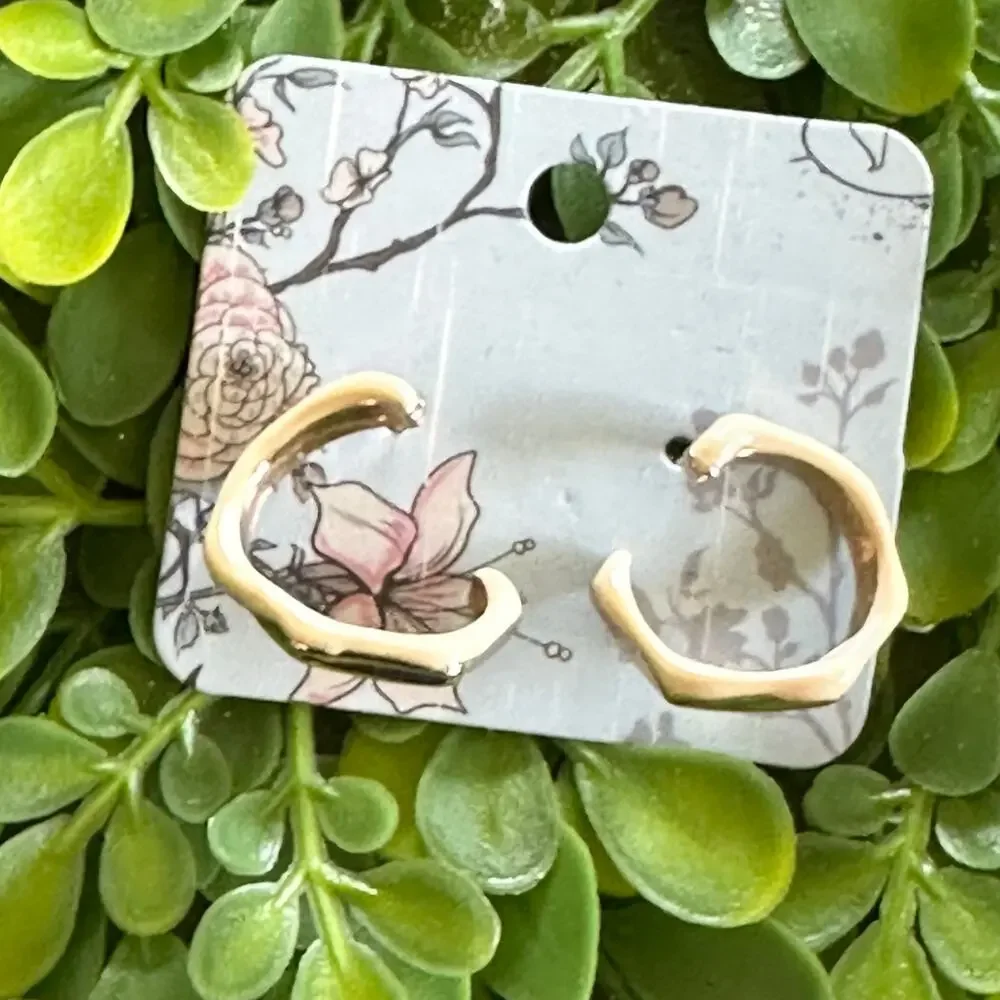 BOGO FREE CREAM SWIRL VTG 90’s earrings